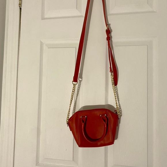 Guess Cross Body Bag - Picture 7 of 7